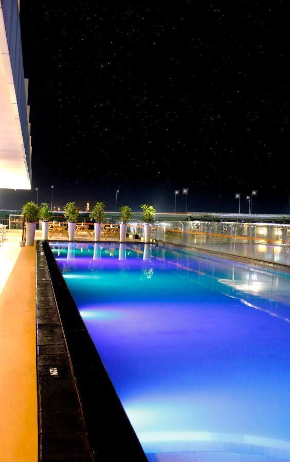 Harris Hotel Samarinda Εξωτερικό φωτογραφία