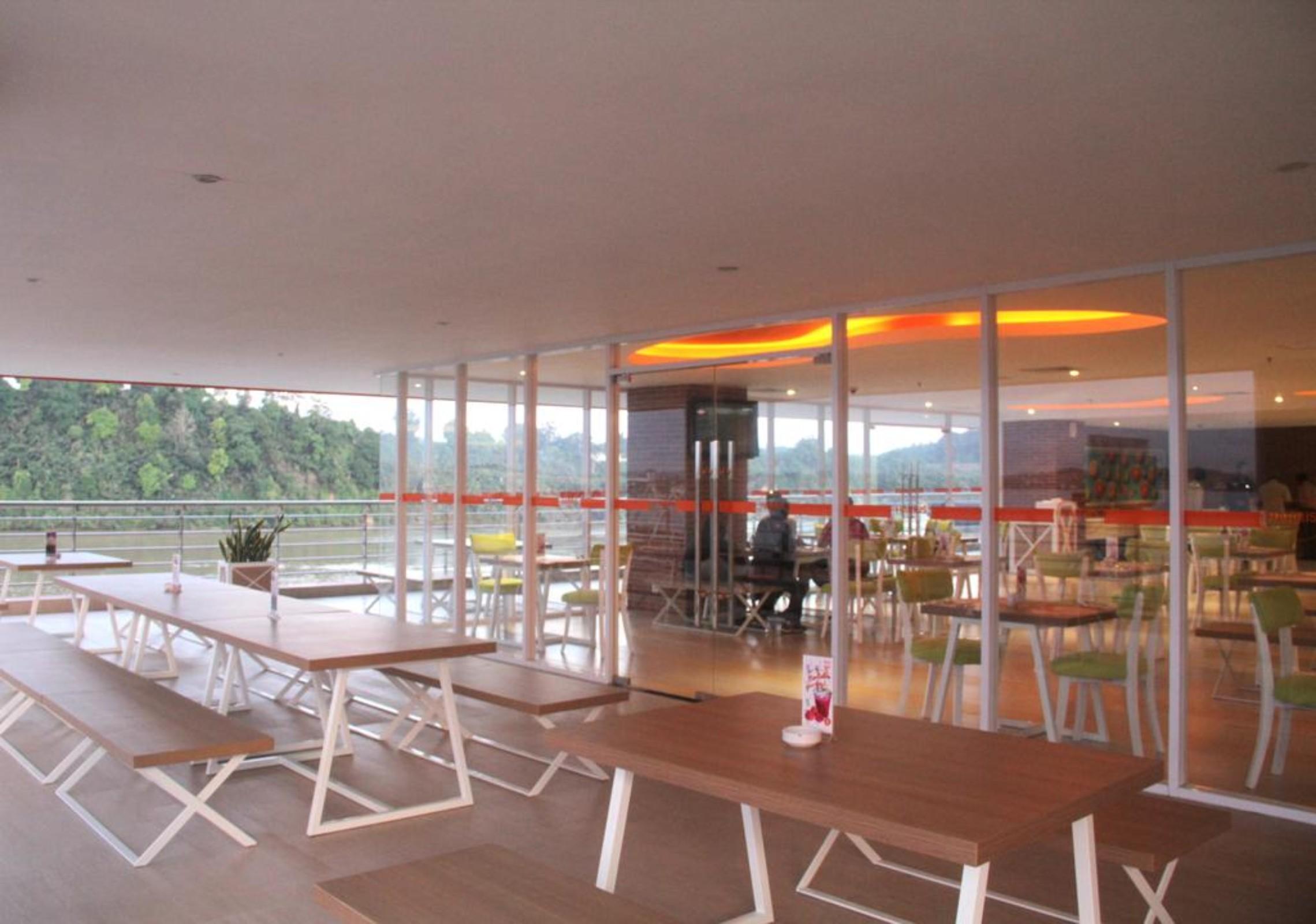 Harris Hotel Samarinda Εξωτερικό φωτογραφία