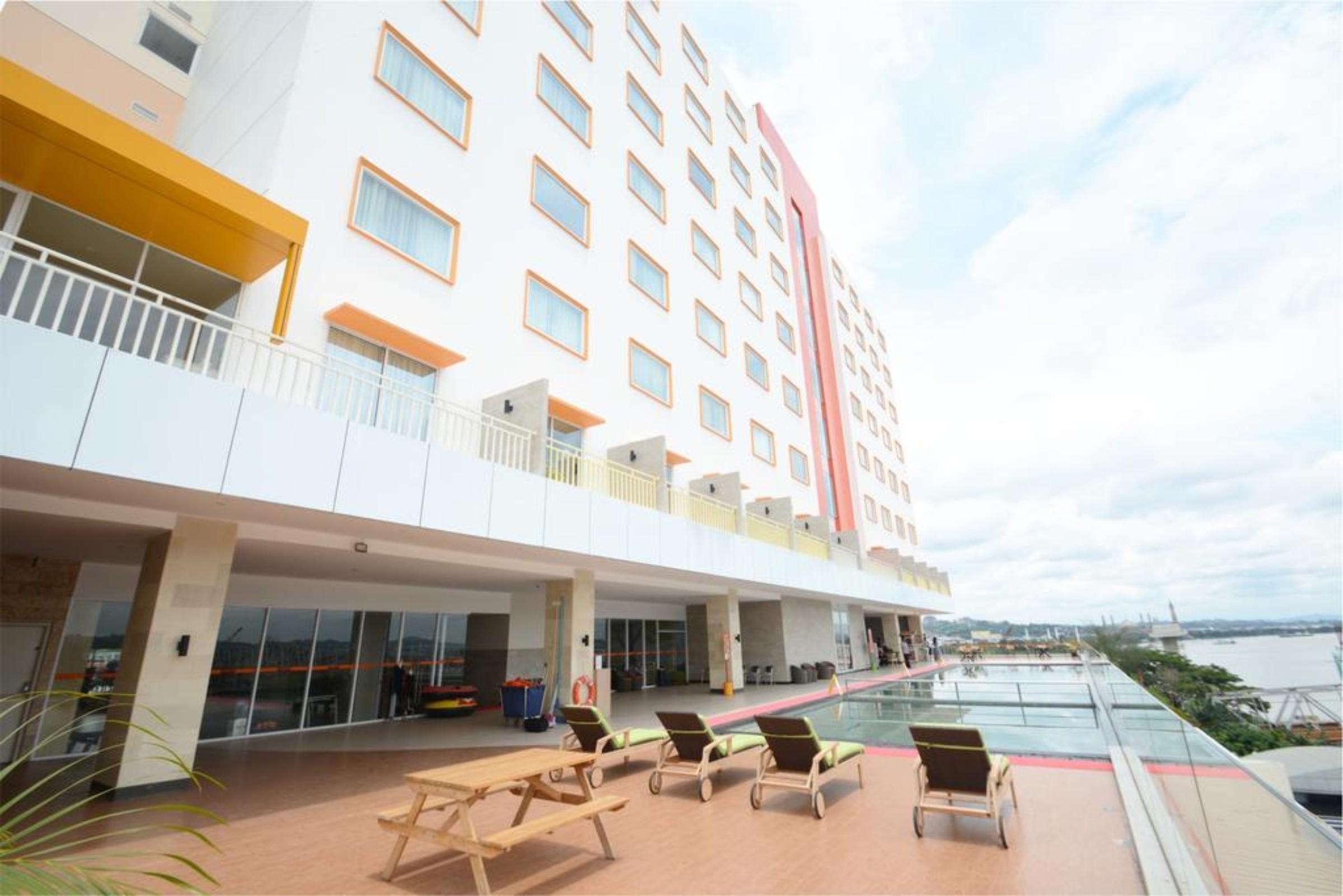 Harris Hotel Samarinda Εξωτερικό φωτογραφία